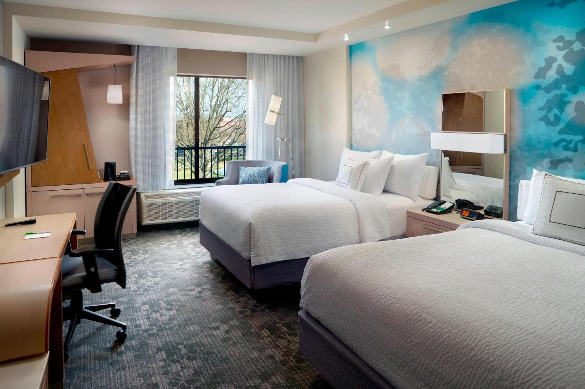 Courtyard By Marriott Lagrange Hotell Exteriör bild